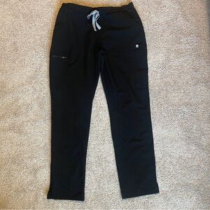 FIGS Women’s Yola Scrub Pants Black